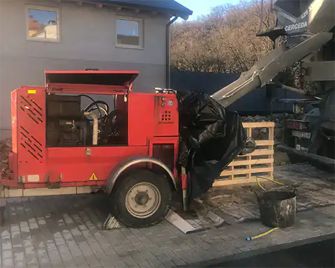 Carga de hormigón en la bomba